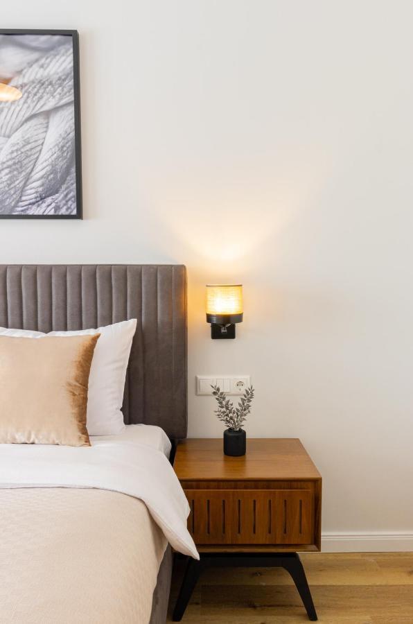 Moderne 1 Zimmer Ferienwohnung Mit Sonnenterrasse Und Parkplatz, In Ruhiger Lage, Nur Wenige Gehminuten Zum Ostsee Sandstrand Scharbeutz Extérieur photo