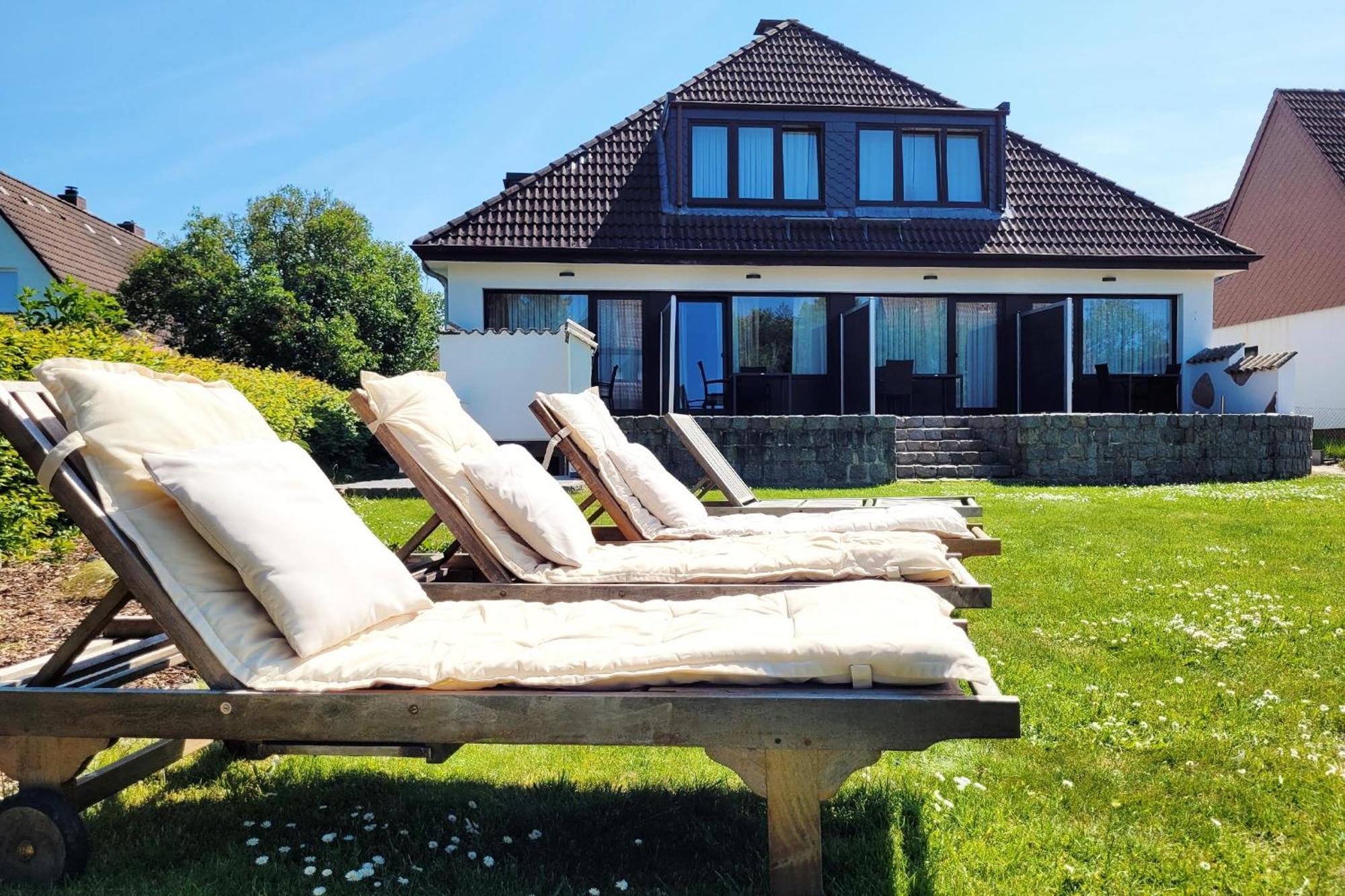 Moderne 1 Zimmer Ferienwohnung Mit Sonnenterrasse Und Parkplatz, In Ruhiger Lage, Nur Wenige Gehminuten Zum Ostsee Sandstrand Scharbeutz Extérieur photo